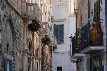 alley, old houses, bari, italy, weduta, architecture, street, the italian climate, alley, alley, alley, alley, alley, bari, bari, italy